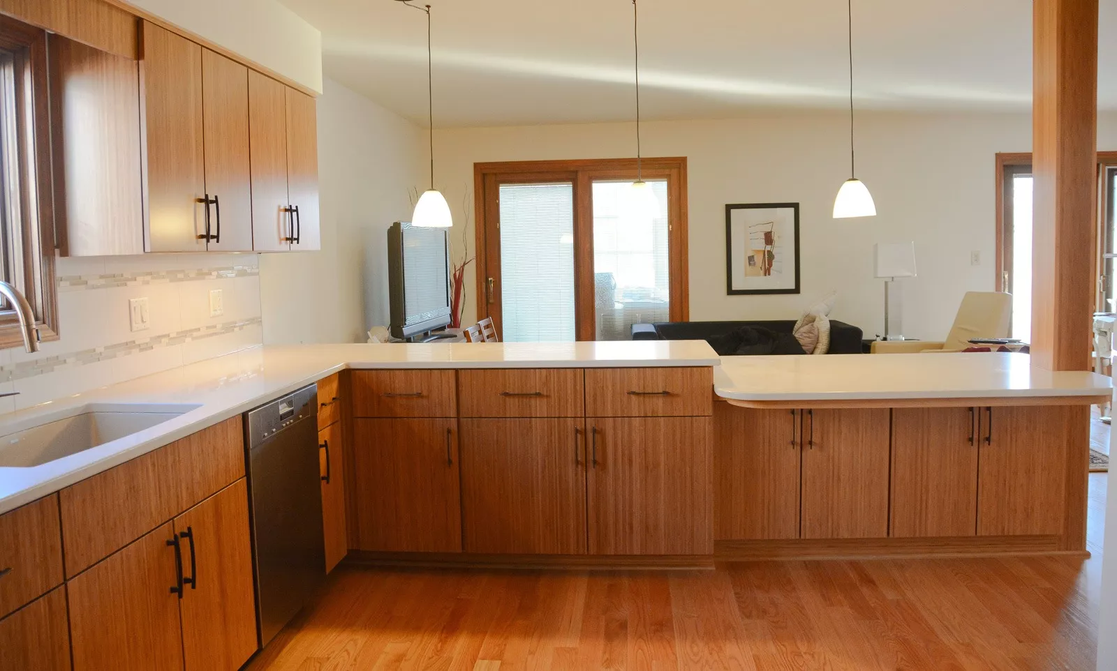 Kitchen remodeling in Naperville, IL. Book matched doors & drawers provide a luxurious look.