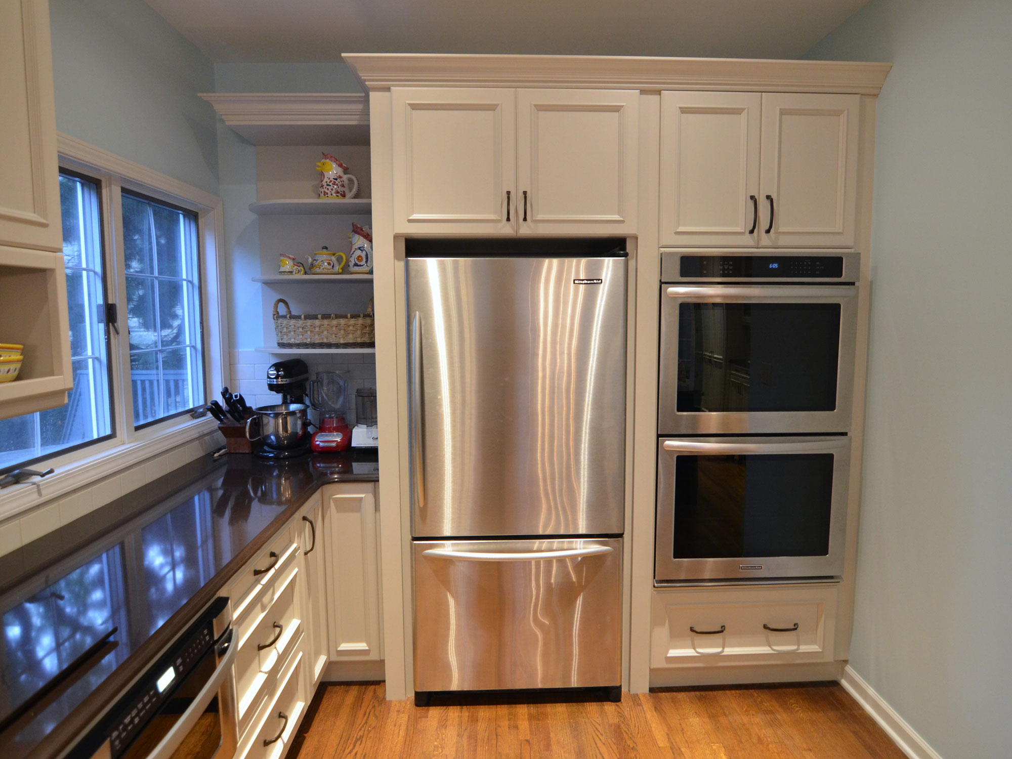 Kitchen remodeling in Naperville, IL. Kitchen refrigerator and oven area redesign.