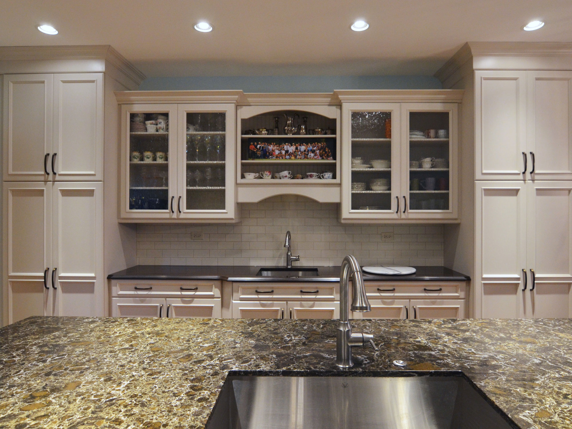 Kitchen remodeling in Naperville, IL. Oversized island in home kitchen area.