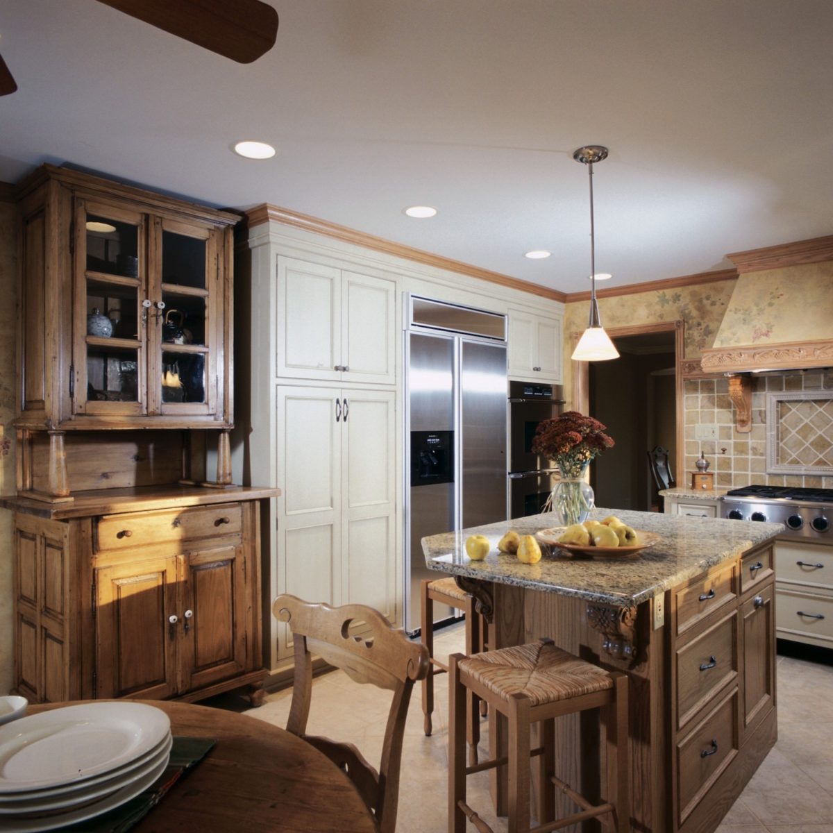 Country Kitchen Decor Is Homey, but Never Old Fashioned | The Kitchen Master