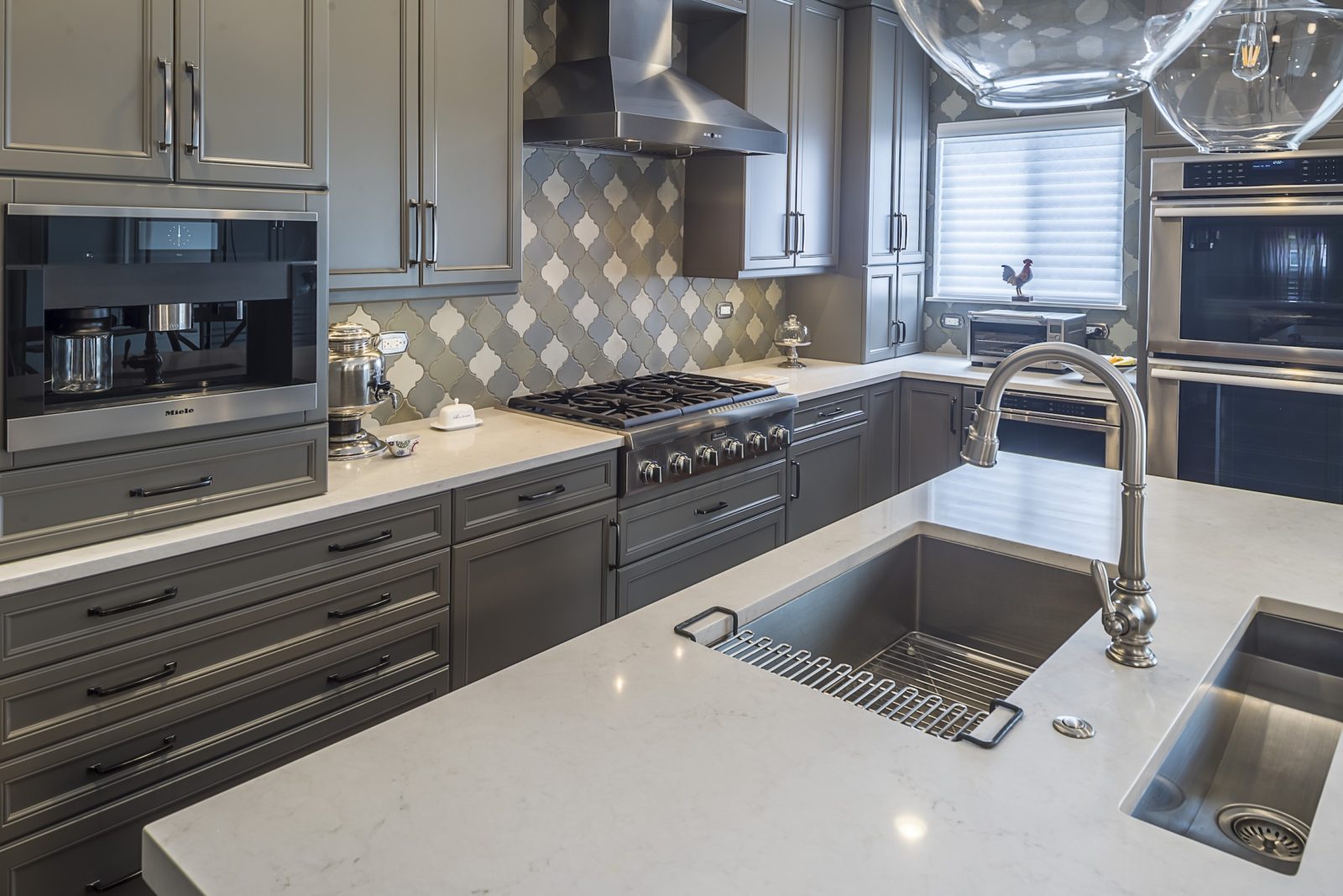 Chef's Kitchen in Shades of Grey - Kitchen Master